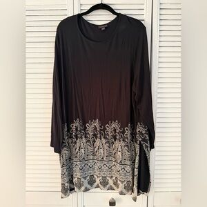 J. Jill Black and Cream Tunic Top